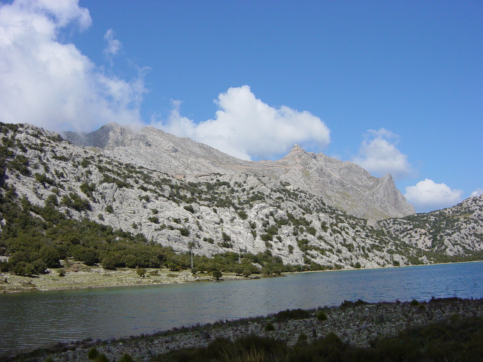 Stausee Cuber mit dem hchsten Berg Mallorcas im Hintergrund